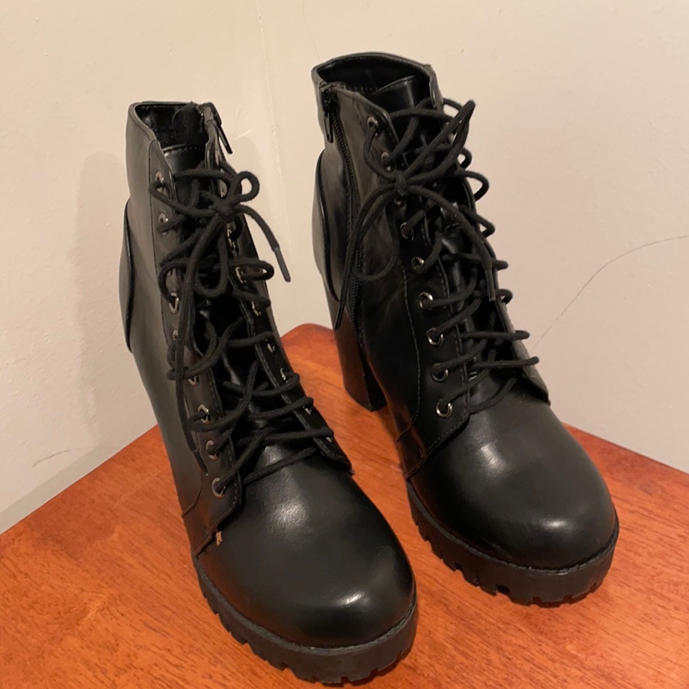 Women short boots